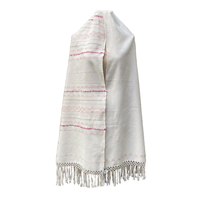 Rebozo Fino Artesanal Mexicano, Blanco con diferentes colores bordados. Hechos en Telar