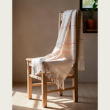 Rebozo Fino Artesanal Mexicano, Blanco con diferentes colores bordados. Hechos en Telar