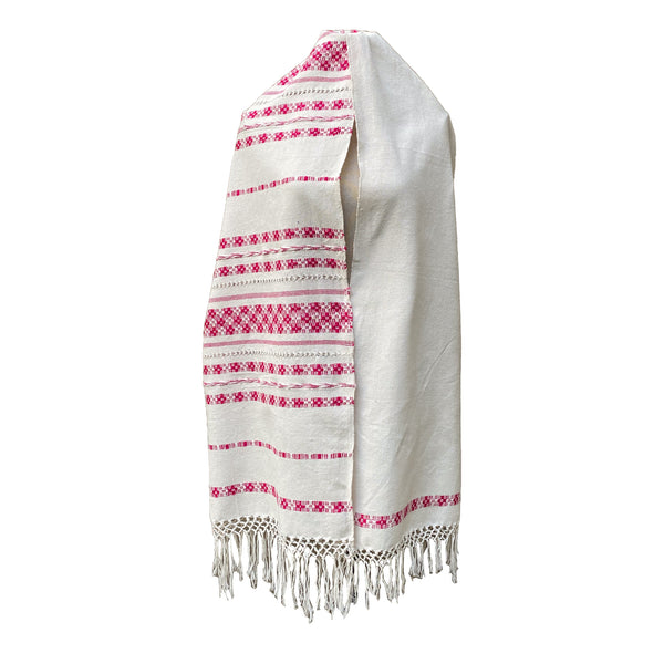 Rebozo Fino Artesanal Mexicano, Blanco con diferentes colores bordados. Hechos en Telar