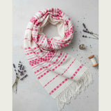 Rebozo Fino Artesanal Mexicano, Blanco con diferentes colores bordados. Hechos en Telar