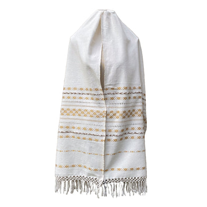 Rebozo Fino Artesanal Mexicano, Blanco con diferentes colores bordados. Hechos en Telar