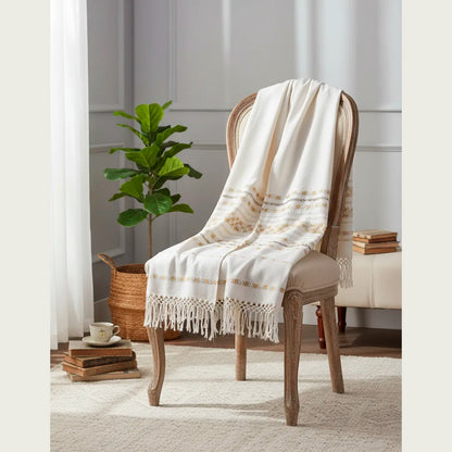 Rebozo Fino Artesanal Mexicano, Blanco con diferentes colores bordados. Hechos en Telar