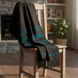 Rebozo Fino Artesanal Mexicano, Negro con diferentes colores bordados. Hechos en Telar
