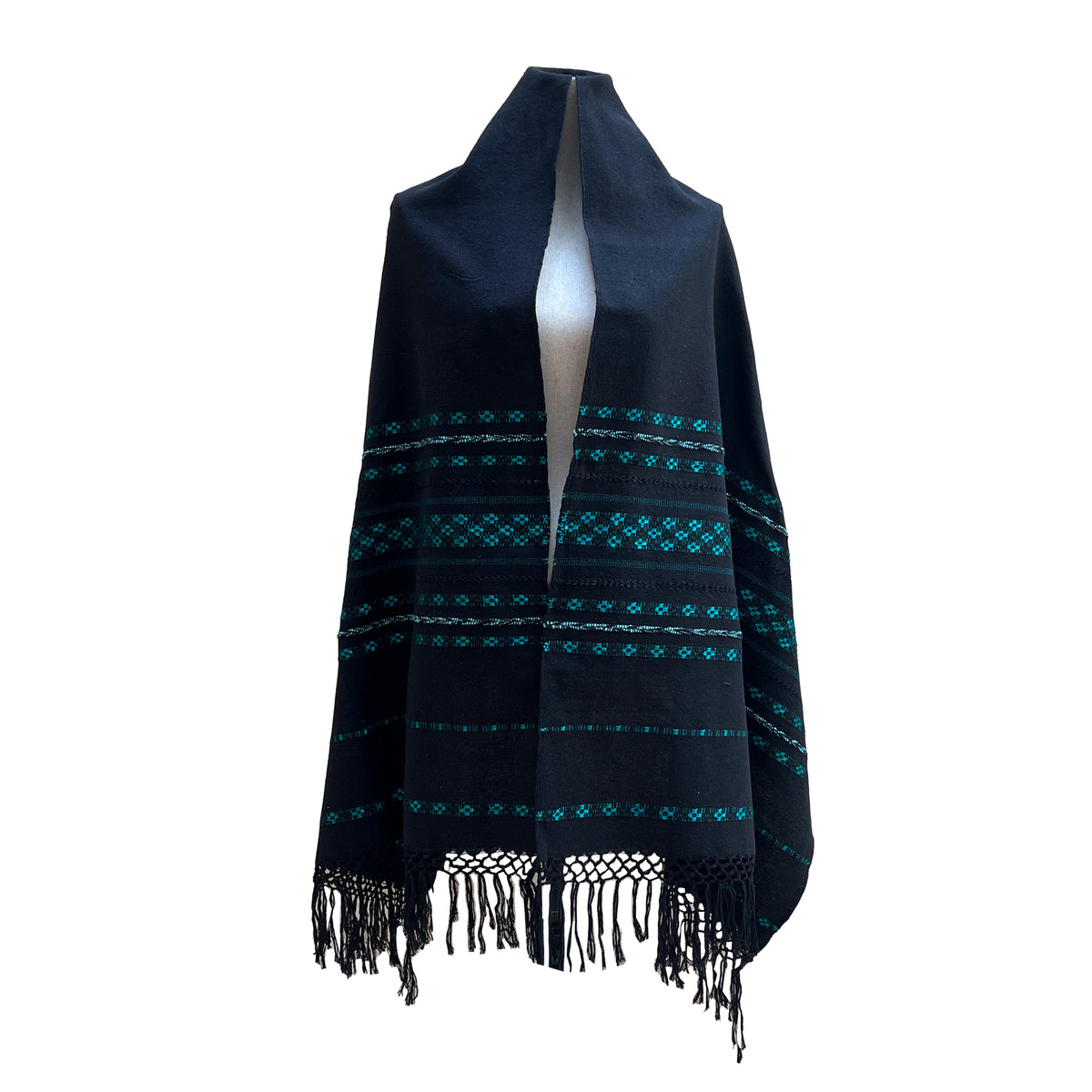 Rebozo Fino Artesanal Mexicano, Negro con diferentes colores bordados. Hechos en Telar
