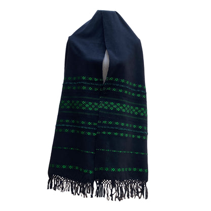 Rebozo Fino Artesanal Mexicano, Negro con diferentes colores bordados. Hechos en Telar