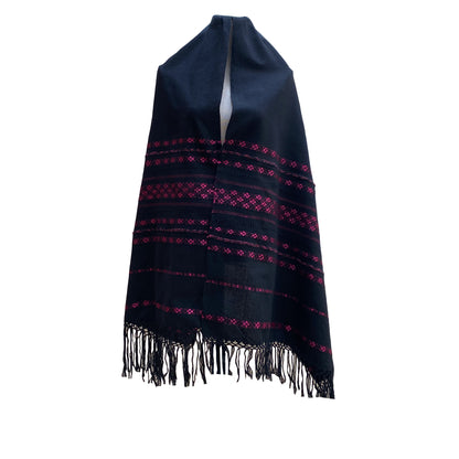 Rebozo Fino Artesanal Mexicano, Negro con diferentes colores bordados. Hechos en Telar