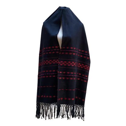 Rebozo Fino Artesanal Mexicano, Negro con diferentes colores bordados. Hechos en Telar