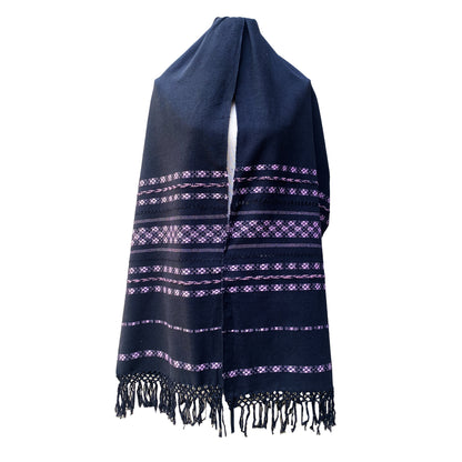 Rebozo Fino Artesanal Mexicano, Negro con diferentes colores bordados. Hechos en Telar