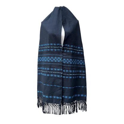 Rebozo Fino Artesanal Mexicano, Negro con diferentes colores bordados. Hechos en Telar